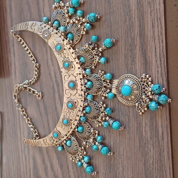 Statement Piece! Copper toned, turquoise color stone Necklace - Picture 1 of 6